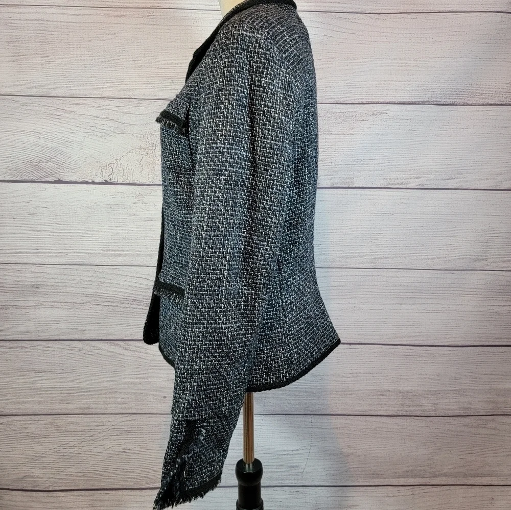 𝅺ELIE Tahari Tweed Fringe Wool Blend Jacket Black and White - Picture 2 of 9